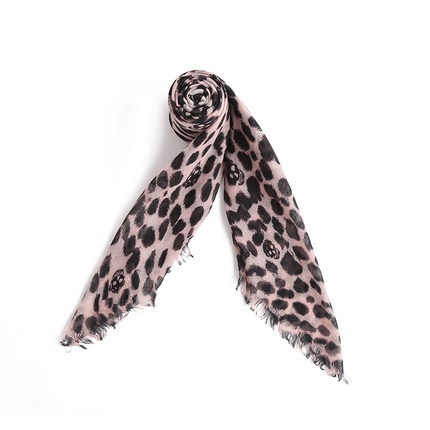 ALEXANDER MCQUEEN/麦昆正品羊绒印花豹纹骷髅头方围巾丝巾披肩 ALEXANDER MCQUEEN/麦昆正品羊绒印花豹纹骷髅头方围巾丝巾披肩