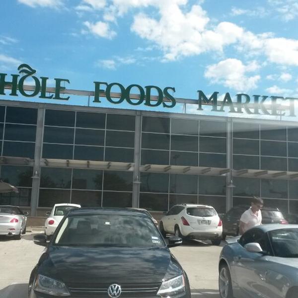 Photo taken at Whole Foods Market by Lee A. on 9/29/2013-德克萨斯州达拉斯卢姆阿尔托路4100号 Photo taken at Whole Foods Market by Lee A. on 9/29/2013