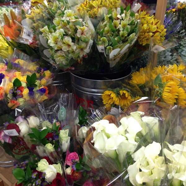 Photo taken at Trader Joe's by Donna B. on 6/12/2013-俄亥俄 都柏林锯木厂路6355(在都柏林-威路) Photo taken at Trader Joe's by Donna B. on 6/12/2013