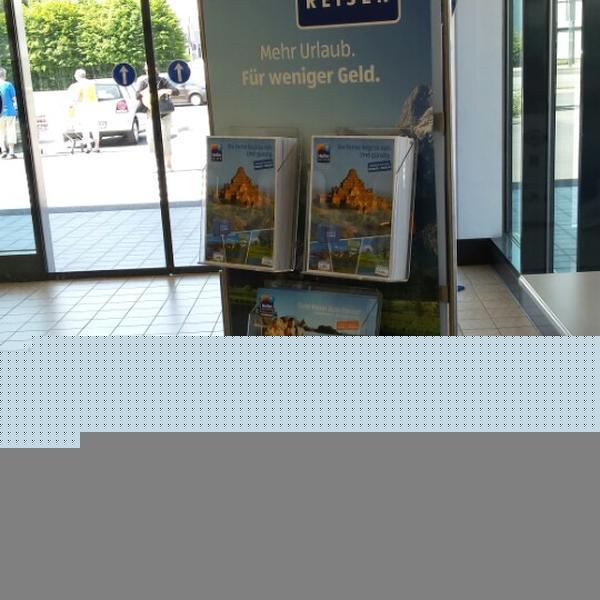 Photo taken at Hofer by Florian on 6/17/2014-奥地利维也纳阿尔伯特 - 施韦策1a Photo taken at Hofer by Florian on 6/17/2014