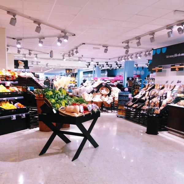 Photo taken at Caprabo by Rio R. on 4/4/2014