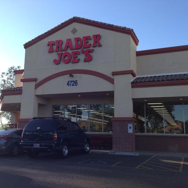 Photo taken at Trader Joe's by Lina on 5/11/2014-美国阿利桑那州凤凰城乳木果大道东4726 Photo taken at Trader Joe's by Lina on 5/11/2014