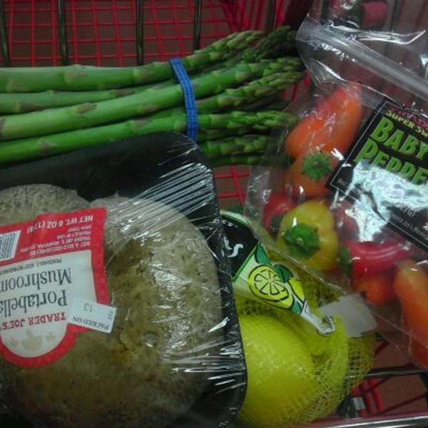 Photo taken at Trader Joe's by Kimberly M. on 3/18/2012-密苏里州克雷夫科尔橄榄树大道11505号 Photo taken at Trader Joe's by Kimberly M. on 3/18/2012