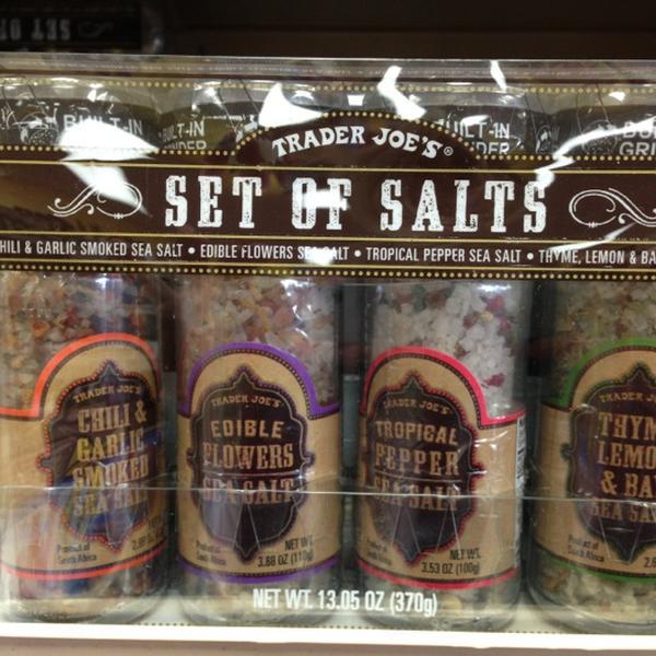 Photo taken at Trader Joe's by Carrie N. on 11/27/2012-密苏里州克雷夫科尔橄榄树大道11505号 Photo taken at Trader Joe's by Carrie N. on 11/27/2012