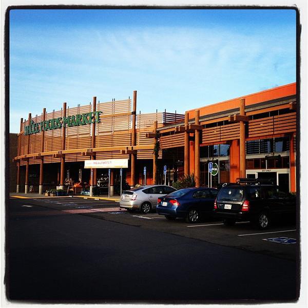 Photo taken at Whole Foods Market by Sev M. on 3/27/2012-加利福尼亚州库比蒂诺史蒂文斯希大道20955号 Photo taken at Whole Foods Market by Sev M. on 3/27/2012