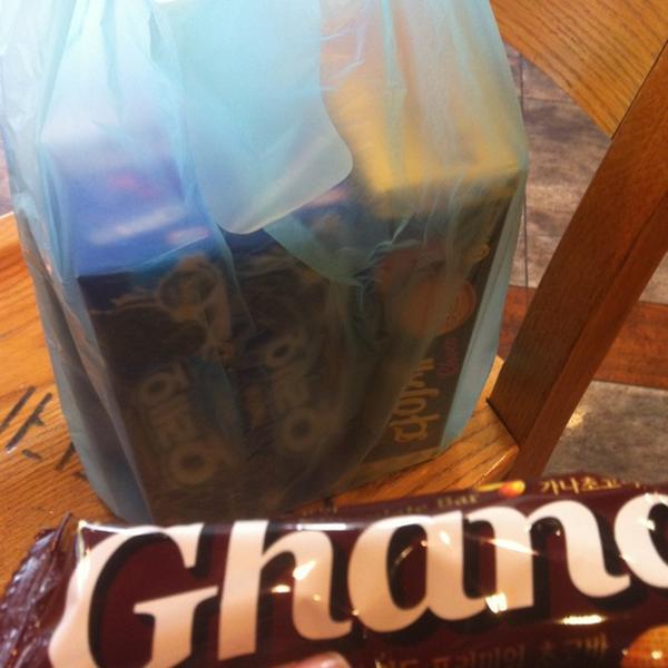 Photo taken at 홈플러스 익스프레스 (Home Plus Express) by U.Ran . on 10/13/2012-首尔江南区狎鸥亭46街5-2号 Photo taken at 홈플러스 익스프레스 (Home Plus Express) by U.Ran . on 10/13/2012