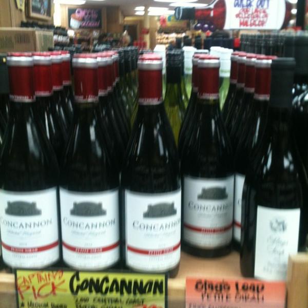 Photo taken at Trader Joe's by Kelly R. on 12/12/2012-亚利桑那州凤凰城北部第二十大街4821号 Photo taken at Trader Joe's by Kelly R. on 12/12/2012