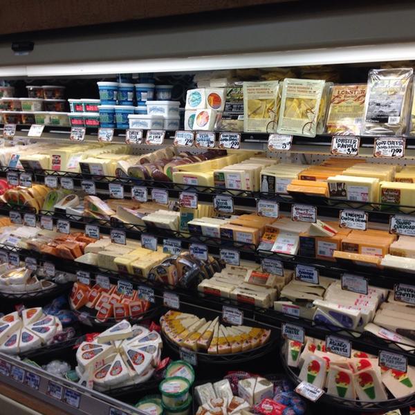 Photo taken at Trader Joe's by Alex C. on 7/22/2014-加利福尼亚州卡西德勒尔城帕尔木坎宁路67720号 Photo taken at Trader Joe's by Alex C. on 7/22/2014