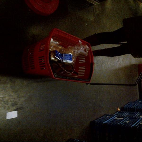 Photo taken at Proxy Delhaize by Yasmini 