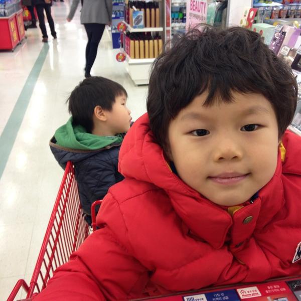 Photo taken at 홈플러스 (Home plus) by Chang Jun L. on 12/19/2012-全罗南道光阳市中区1811 Photo taken at 홈플러스 (Home plus) by Chang Jun L. on 12/19/2012