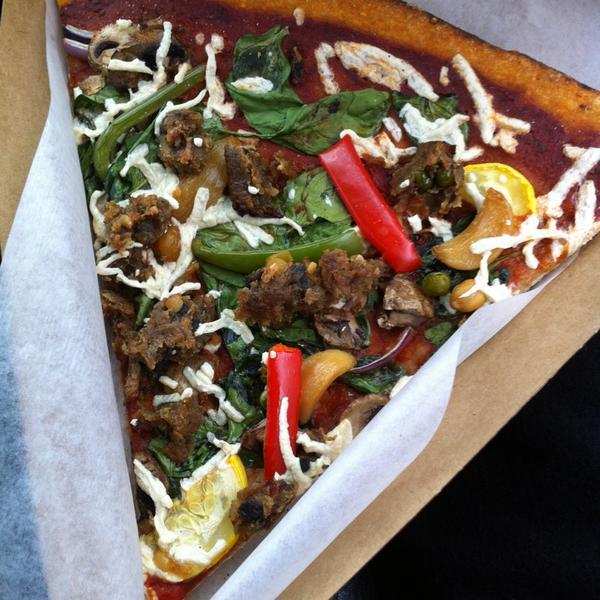 Photo taken at Whole Foods Market by Shannon S. on 3/24/2013-伊利诺 芝加哥阿什兰大道3300(西学院街) Photo taken at Whole Foods Market by Shannon S. on 3/24/2013