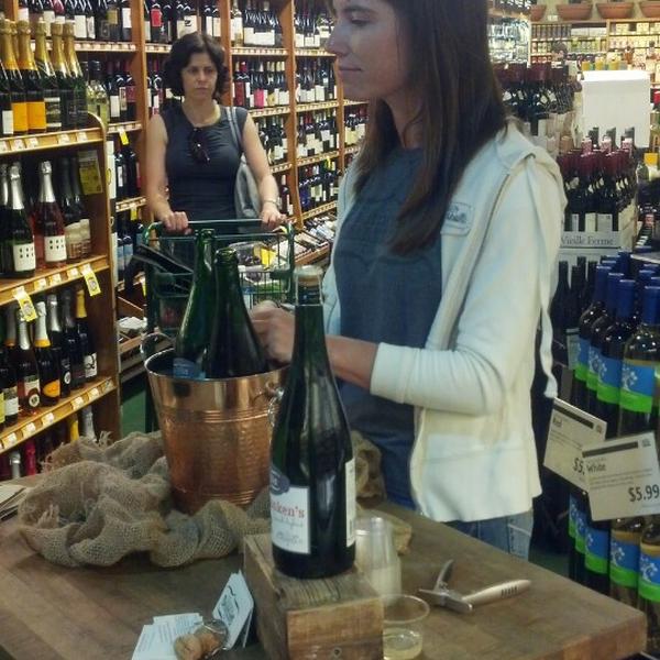 Photo taken at Whole Foods Market by Tati on 7/21/2013-伊利诺 芝加哥阿什兰大道3300(西学院街) Photo taken at Whole Foods Market by Tati on 7/21/2013