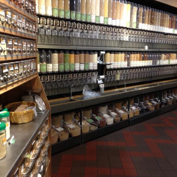 Photo taken at Whole Foods Market by Lisa P. on 10/11/2012-伊利诺 芝加哥阿什兰大道3300(西学院街) Photo taken at Whole Foods Market by Lisa P. on 10/11/2012