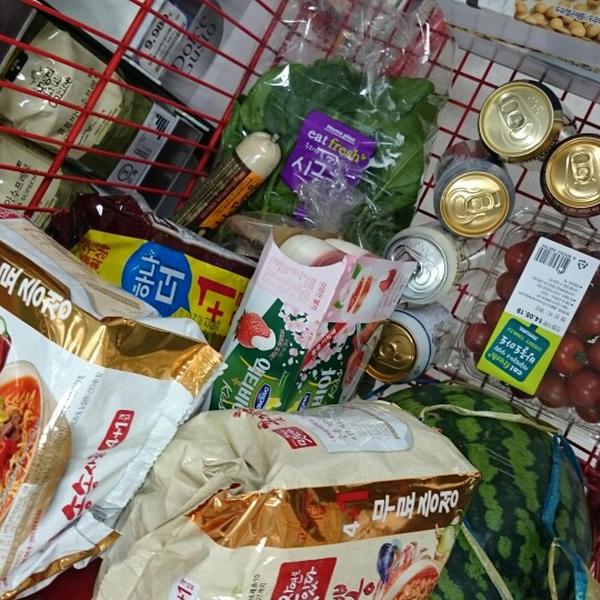 Photo taken at 홈플러스 (Home plus) by Fanny L. on 5/17/2014-首尔东大门区千户大路133号 (龙头洞,Homeplus东大门店) Photo taken at 홈플러스 (Home plus) by Fanny L. on 5/17/2014