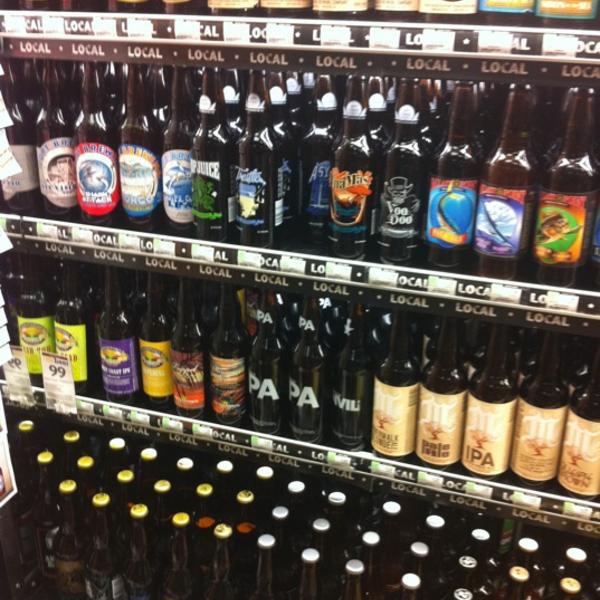 Photo taken at Whole Foods Market by John M. on 9/23/2011-加利福尼亚州圣地亚哥市学府大道(在第7大道)711 Photo taken at Whole Foods Market by John M. on 9/23/2011