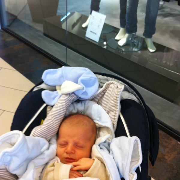 Photo taken at Centro Commerciale Auchan by Milena M. on 3/5/2013-意大利伦巴第维莫德罗内11号国际公路上行229公里 Photo taken at Centro Commerciale Auchan by Milena M. on 3/5/2013