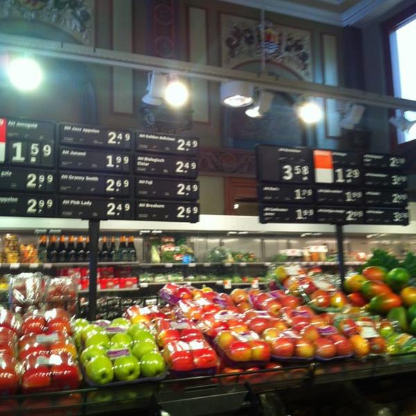 Photo taken at Albert Heijn by MK on 8/9/2012-荷兰北荷兰省阿姆斯特丹普林斯很隹克凯德20 Photo taken at Albert Heijn by MK on 8/9/2012