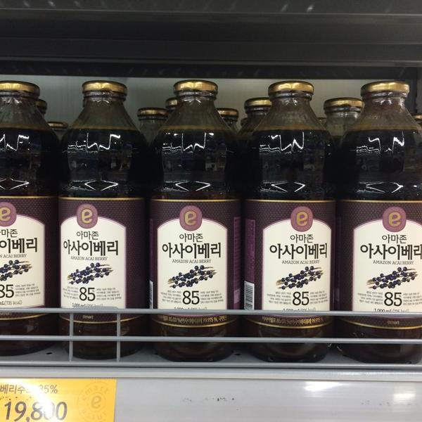 Photo taken at 이마트 (E-Mart) by In Han S. on 12/4/2014-京畿道城南盆塘区134易买得超市 Photo taken at 이마트 (E-Mart) by In Han S. on 12/4/2014