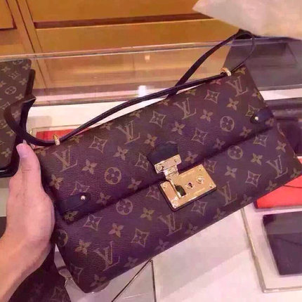 Louis Vuitton路易威登意大利正品lv女包16新款中号单肩包M41693 Louis Vuitton路易威登意大利正品lv女包16新款中号单肩包M41693