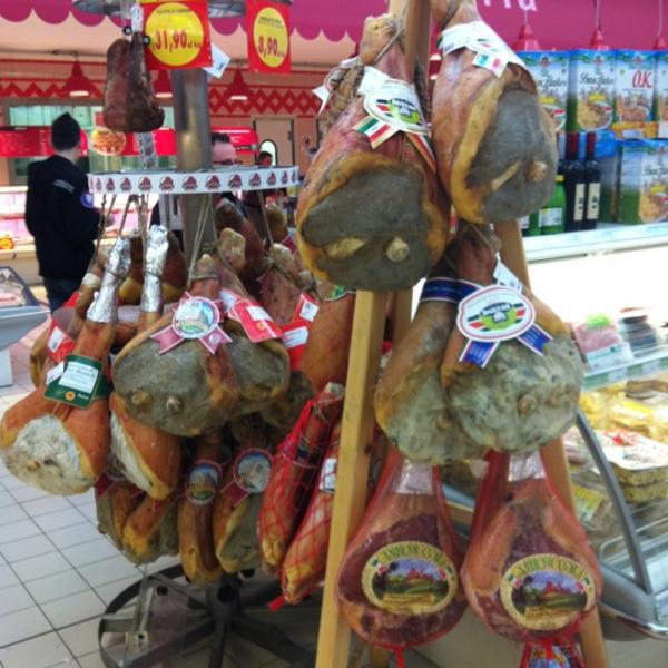 Photo taken at Auchan Casal Bertone by Nat *. on 4/21/2012-意大利拉齐奥罗马阿尔贝托波利奥大街50 Photo taken at Auchan Casal Bertone by Nat *. on 4/21/2012