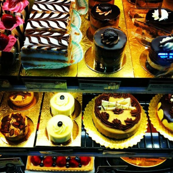 Photo taken at Whole Foods Market by Andy P. on 5/1/2012-美国佛罗里达州奥兰多土耳其湖路8003(位于沙湖路) Photo taken at Whole Foods Market by Andy P. on 5/1/2012