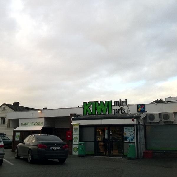 Photo taken at Kiwi by Yngve W. on 2/22/2014