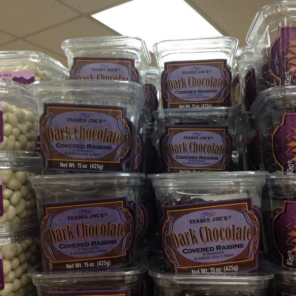 Photo taken at Trader Joe's by Melinda M. on 5/13/2013-加利福尼亚州南帕萨迪纳盛大大道团街613号 Photo taken at Trader Joe's by Melinda M. on 5/13/2013