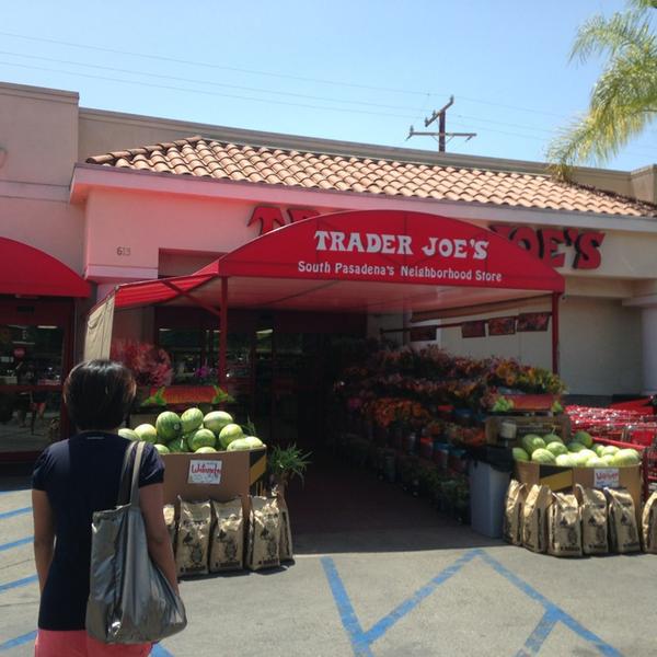 Photo taken at Trader Joe's by Tony S. on 7/31/2013-加利福尼亚州南帕萨迪纳盛大大道团街613号 Photo taken at Trader Joe's by Tony S. on 7/31/2013