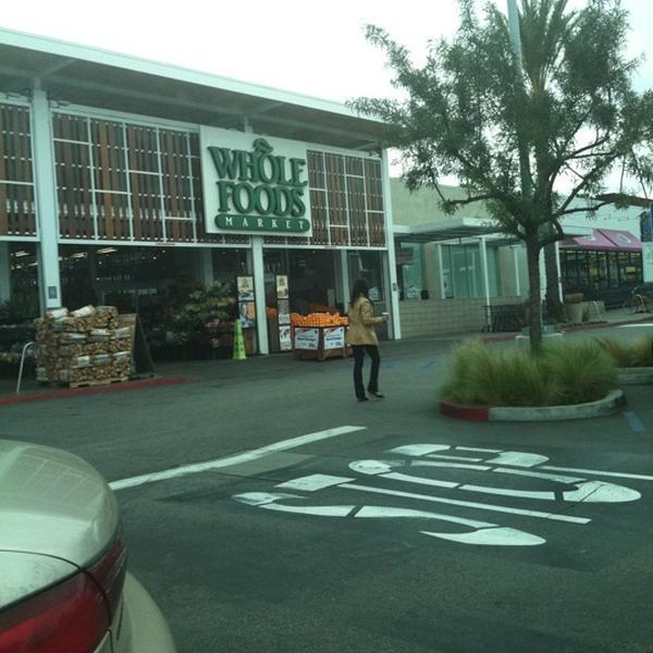 Photo taken at Whole Foods Market by Nate C. on 3/1/2012-加利福尼亚州威尼斯林肯大道225号 Photo taken at Whole Foods Market by Nate C. on 3/1/2012