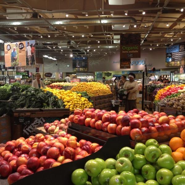 Photo taken at Whole Foods Market by Yulia P. on 9/5/2012-加利福尼亚州威尼斯林肯大道225号 Photo taken at Whole Foods Market by Yulia P. on 9/5/2012