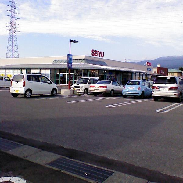 Photo taken at 西友 塩尻西店 by H.Yonekubo on 7/15/2013-长野县盐尻市宗贺73-12 西友百货 Photo taken at 西友 塩尻西店 by H.Yonekubo on 7/15/2013