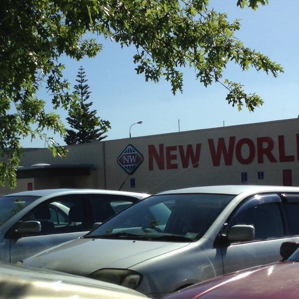 了解纽西兰的店里有什么品牌New World超市奥克兰市店图片库