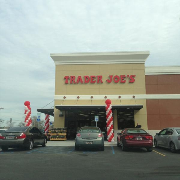 Photo taken at Trader Joe's by Suzanne S. on 3/22/2013-南卡莱罗纳州哥伦比亚市森林路4516号 Photo taken at Trader Joe's by Suzanne S. on 3/22/2013