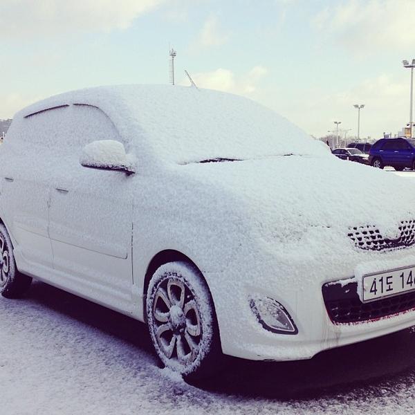 Photo taken at 이마트 / E-Mart by Andre M. on 12/11/2013-首尔特别市机场74易买得超市 Photo taken at 이마트 / E-Mart by Andre M. on 12/11/2013