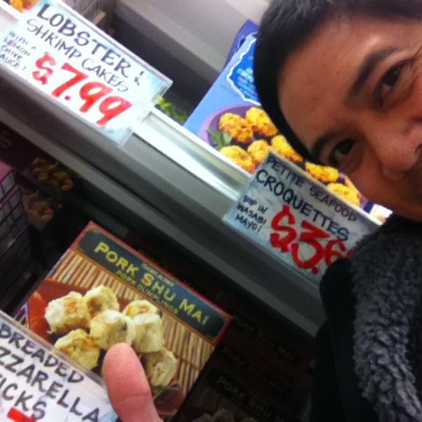 Photo taken at Trader Joe's by Jeremy B. on 3/22/2013-美国伊利诺斯州丹尼森市奥格登大道122 Photo taken at Trader Joe's by Jeremy B. on 3/22/2013