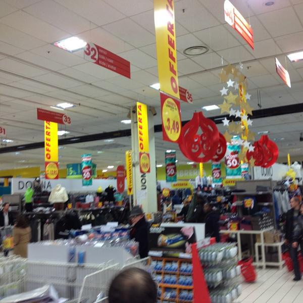Photo taken at Auchan by Marco C. on 12/30/2012-意大利伦巴第贝尔加莫卡尔杜奇大街55 Photo taken at Auchan by Marco C. on 12/30/2012