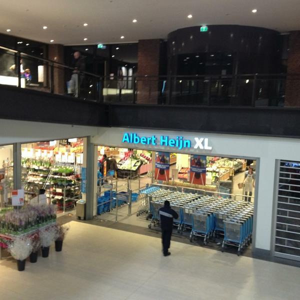 Photo taken at Albert Heijn XL by Bas V. on 3/14/2013-荷兰北荷兰省迪门迪默广场200号 Photo taken at Albert Heijn XL by Bas V. on 3/14/2013
