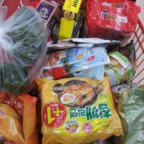 Photo taken at 롯데마트 (LOTTE Mart) by 은정 양. on 3/27/2014-京畿道龙仁器兴区金山116乐天超市 Photo taken at 롯데마트 (LOTTE Mart) by 은정 양. on 3/27/2014