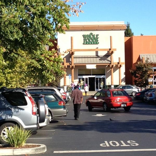 Photo taken at Whole Foods Market by Suzy on 10/20/2012-加利福尼亚州库比蒂诺史蒂文斯希大道20955号 Photo taken at Whole Foods Market by Suzy on 10/20/2012