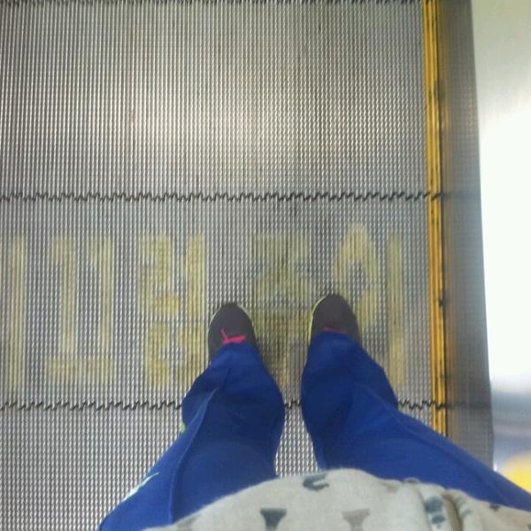 Photo taken at 홈플러스 / Home Plus by Jenny J. on 4/28/2013-庆尚南道金海市2078 Photo taken at 홈플러스 / Home Plus by Jenny J. on 4/28/2013