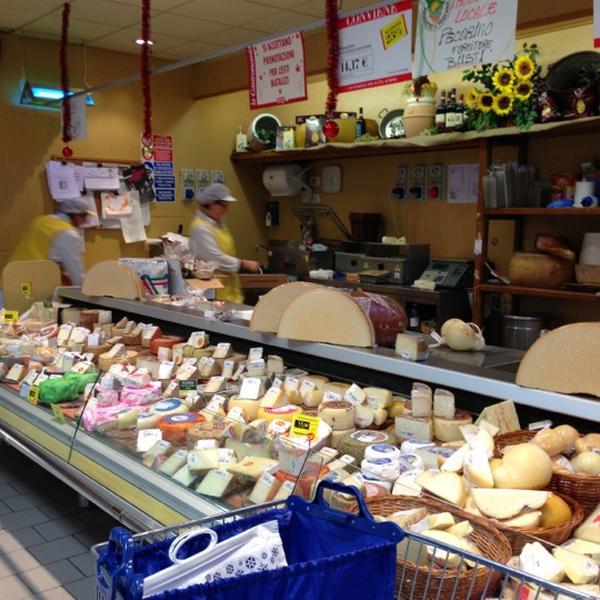 Photo taken at Coop Cisanello, Pisa by Francesco S. on 12/13/2012-意大利托斯卡纳比萨斯散奈尔1-3区马纳拉瓦尔吉米利路 Photo taken at Coop Cisanello, Pisa by Francesco S. on 12/13/2012