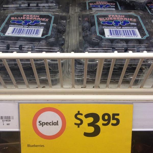 Photo taken at Coles by tsvnq on 8/13/2012-昆士兰州4814 阿特肯维尔 内森街(罗斯河路) Photo taken at Coles by tsvnq on 8/13/2012