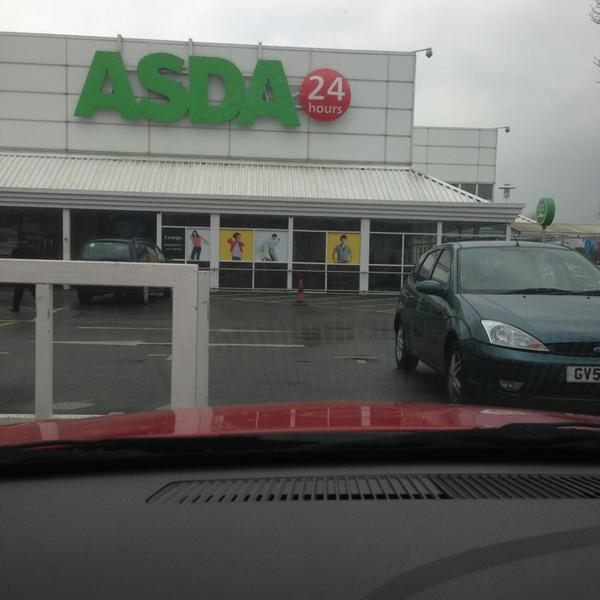 Photo taken at ASDA by Mike ⚽⚽ on 2/20/2013-英国伦敦半岛公园路 Photo taken at ASDA by Mike ⚽⚽ on 2/20/2013