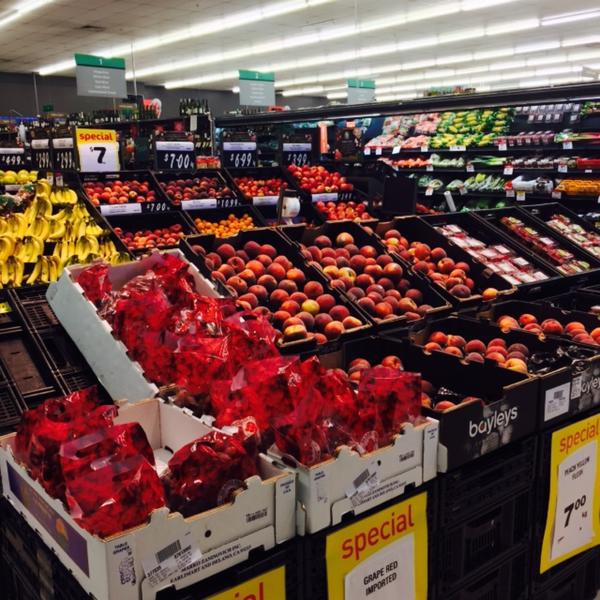 纽西兰当地居民买的品牌Countdown超市奥克兰市店图片库 纽西兰当地居民买的品牌Countdown超市奥克兰市店图片库