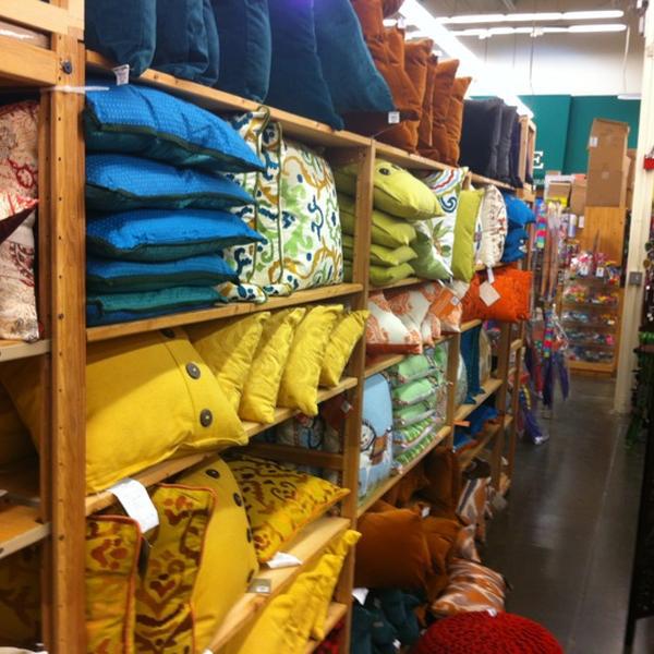 Photo taken at Whole Foods Market by Wes E. on 3/18/2012-加利福尼亚州埃尔塞贡多塞普尔维达大道760 Photo taken at Whole Foods Market by Wes E. on 3/18/2012