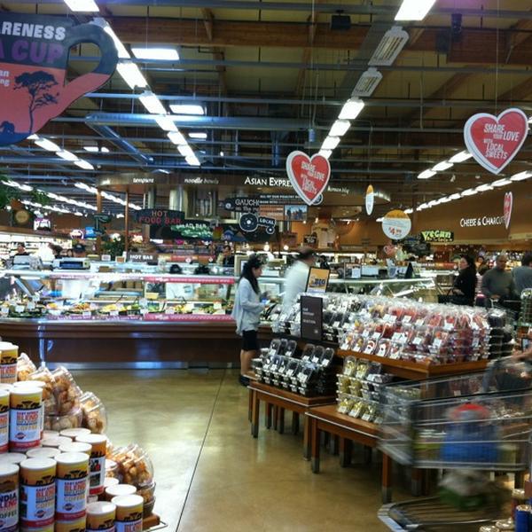 Photo taken at Whole Foods Market by Sarah R. on 2/12/2012-加利福尼亚州埃尔塞贡多塞普尔维达大道760 Photo taken at Whole Foods Market by Sarah R. on 2/12/2012
