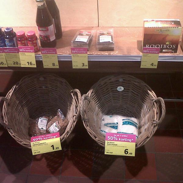 Photo taken at De Tuinen by Eric S. on 10/27/2012-荷兰北布拉班特省埃因霍温德默8号 Photo taken at De Tuinen by Eric S. on 10/27/2012