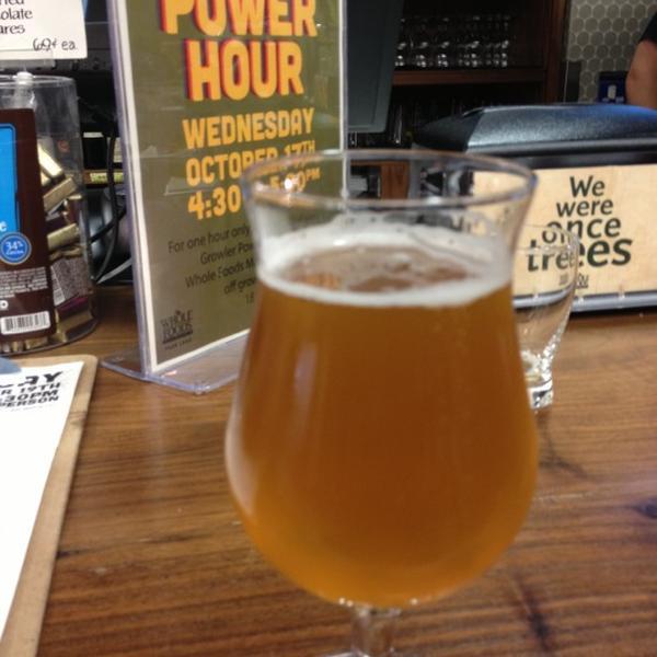 Photo taken at Whole Foods Market by Carli B. on 10/13/2012-德克萨斯州达拉斯科技公园8190(在格林维尔大道) Photo taken at Whole Foods Market by Carli B. on 10/13/2012