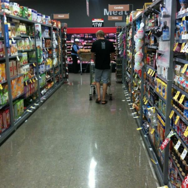 Photo taken at Countdown by Dee T. on 1/30/2012