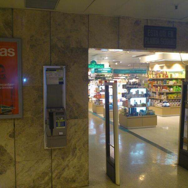 Photo taken at El Corte Inglés by Jose L. on 8/8/2012-西班牙安达鲁西亚塞维利亚蒙托托路122-128 Photo taken at El Corte Inglés by Jose L. on 8/8/2012